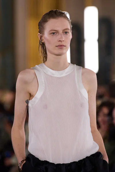 Look 1